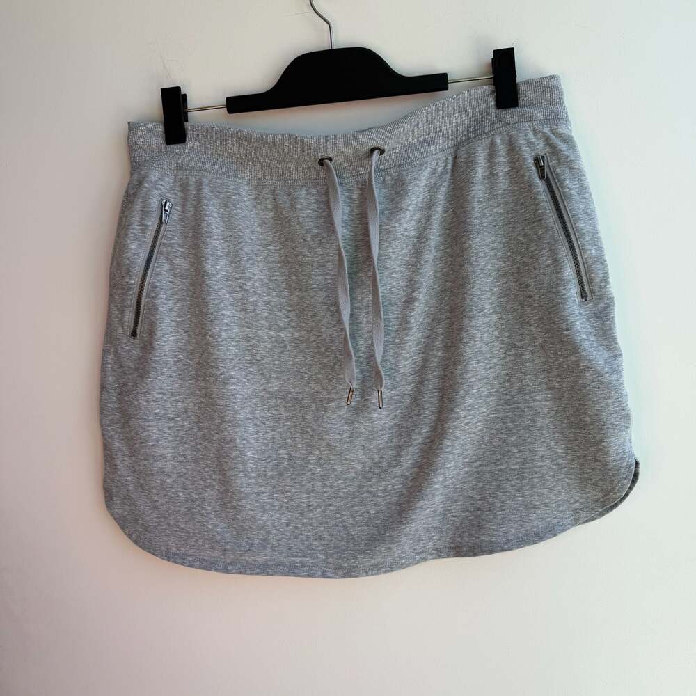 Green Tea Gray Athletic Skort with Zip Pockets and Drawstring Waistband